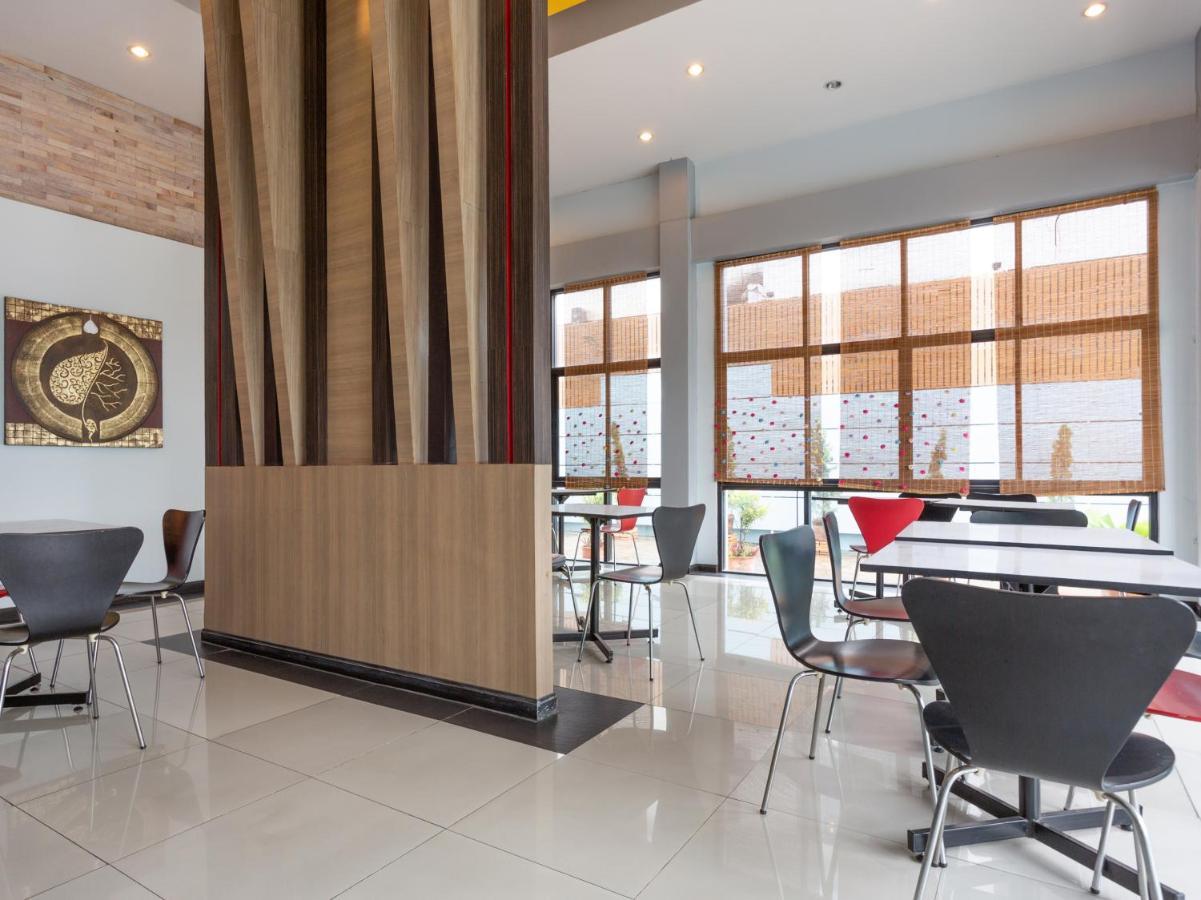 Oyo 1127 Baan Siam Hotel Чианграй Экстерьер фото