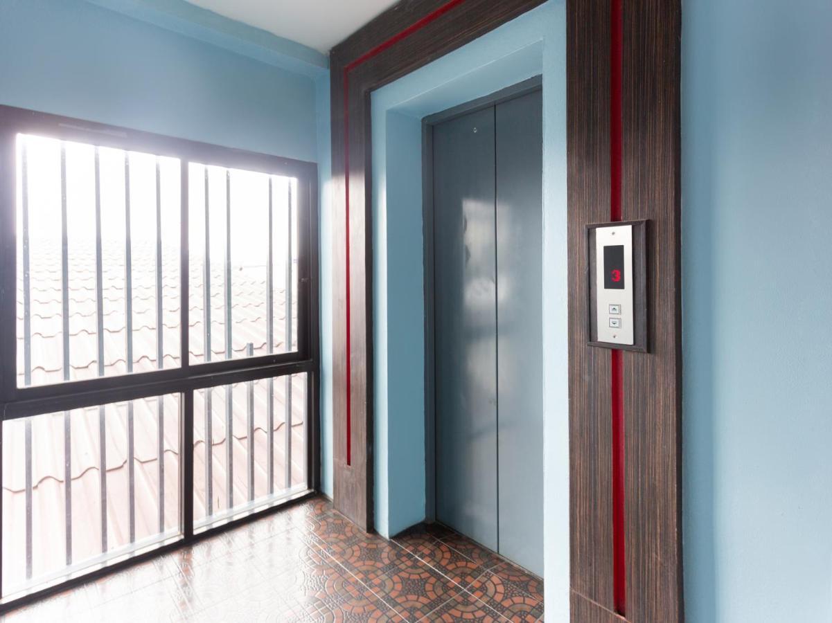 Oyo 1127 Baan Siam Hotel Чианграй Экстерьер фото