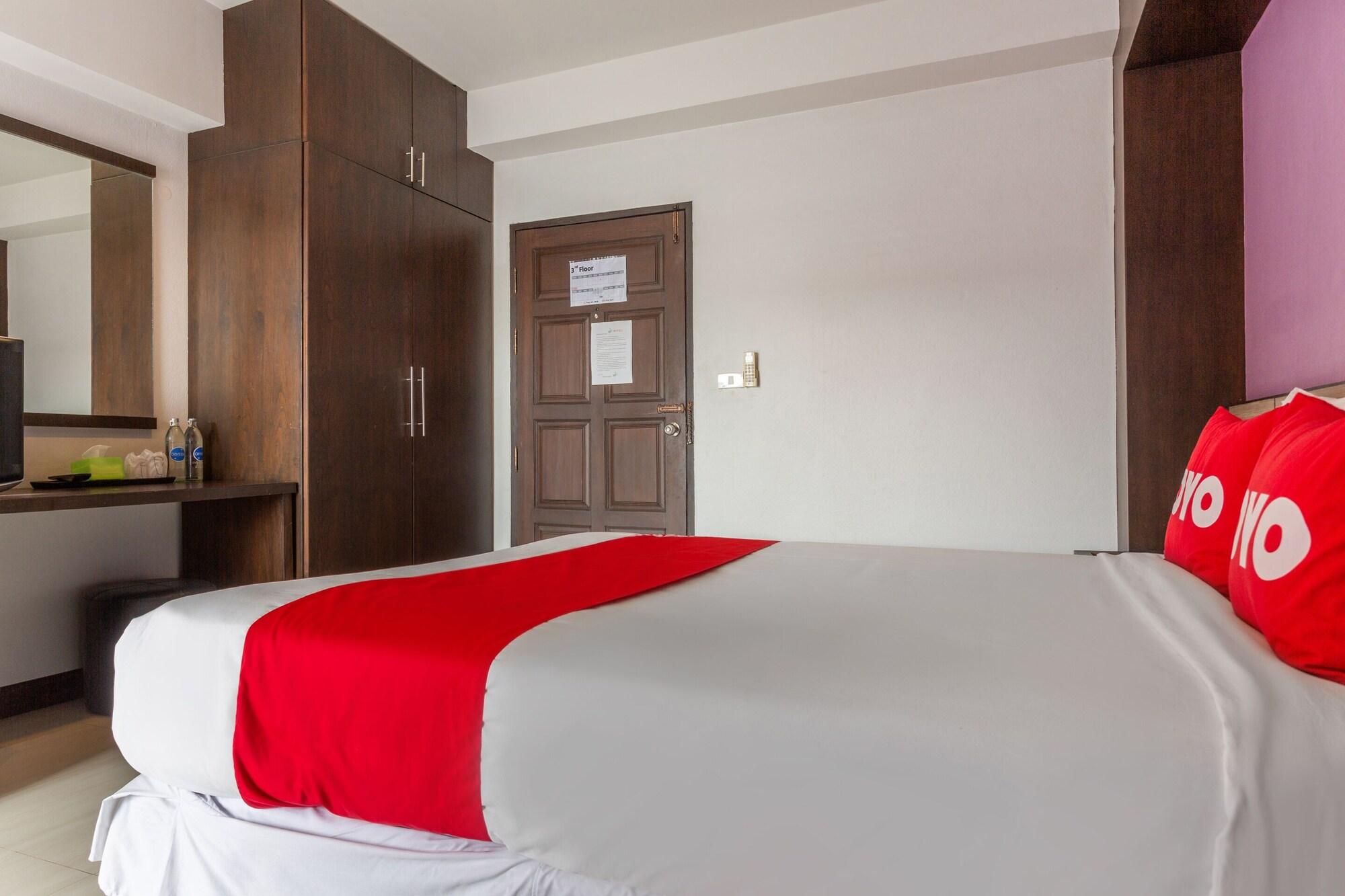 Oyo 1127 Baan Siam Hotel Чианграй Экстерьер фото