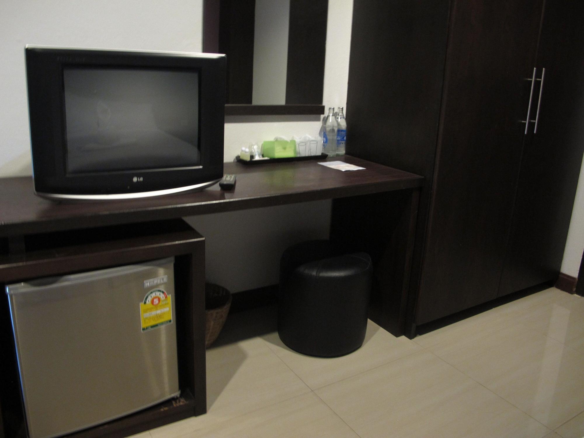 Oyo 1127 Baan Siam Hotel Чианграй Экстерьер фото