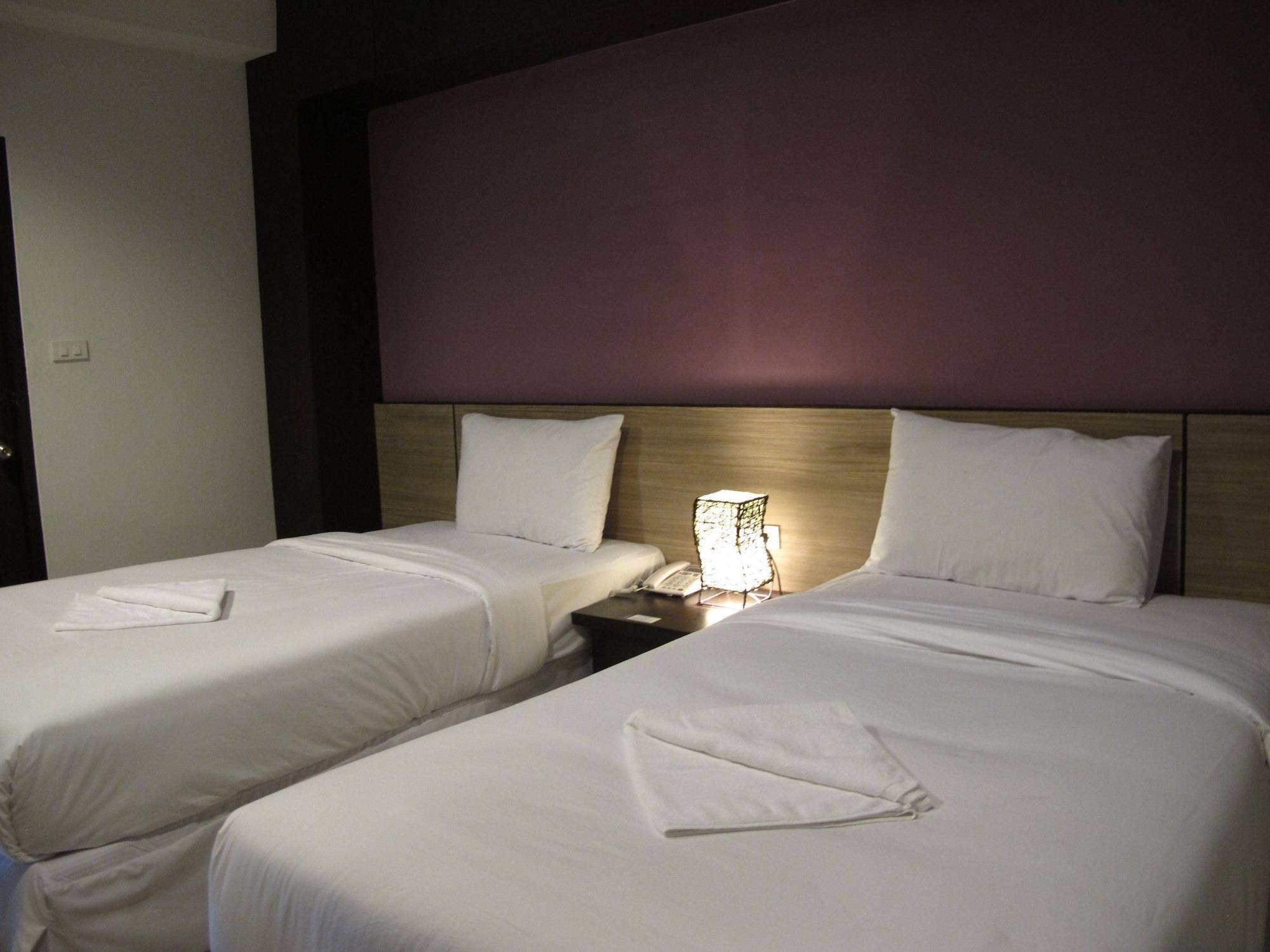 Oyo 1127 Baan Siam Hotel Чианграй Экстерьер фото